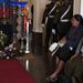 Zurita és Flores, a bolíviai MAS tagjai az elhunyt elnök búcsúztatásán, La Pazban.