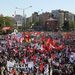 Több tízezer ember gyűlt össze Törökország fővárosában Ankarában május elsején. Május elseje 2010 óta számít újra nemzeti ünnepnek Törökországban, korábban az éppen aktuális kormányok többször megszüntették, illetve visszaadták a nap hivatalos ünnepi státuszát.