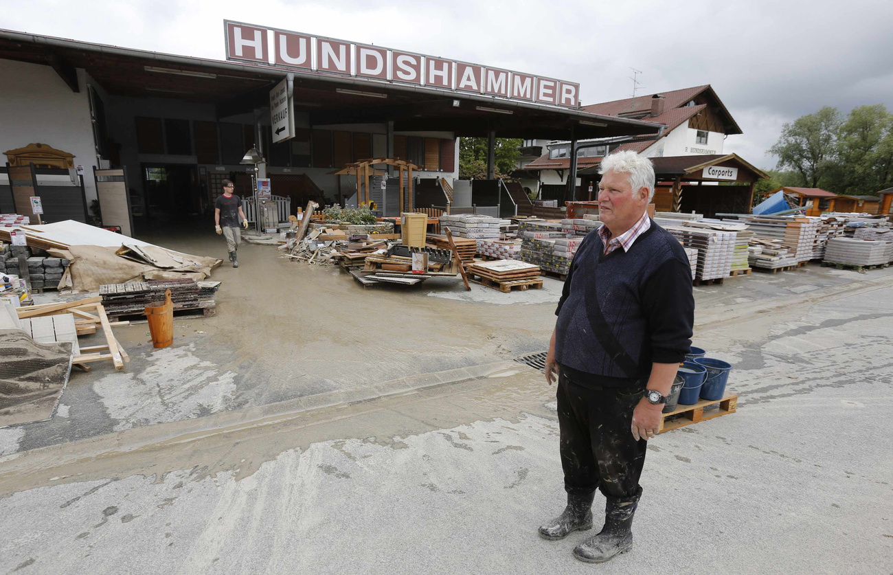 A 73 éves Walter Hundshammer a nagyapja által 1909-ben alapított faipari cégének maradványait figyeli.
