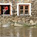 A csehországi Blanice. Lassan apad a Moldva és az Elba Csehországban, de a heves esőzések következtében több kisebb folyó, patak megáradt és medréből kilépve helyi árvizeket okozott. 