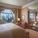 A luxusutazók magazinja, az Elite Traveler kiválasztotta a világ 12 legjobb kilátású szobáját. Ha épp nem ér rá odautazni, akkor kattintsa végig a képeket. A szingapúri Ritz-Carlton Suite lakói a  város panorámáját és a Marina Bayt nézhetik az ágyból.
