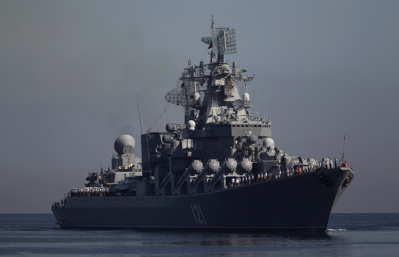 Nem tudni, mennyi időre érkezett baráti látogatásra a Moszkva nevű, Slava-osztályú rakétahordozó cirkálóból és két másik orosz hadihajóból álló flotta