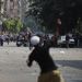 Szerdán reggel az egyiptomi rendőrség felszámolta a Murszi-párti tüntetők egyik legnagyobb táborát Kairóban. Legalább egy ember meghalt és sokan megsebesültek. Egy szemtanú szerint tizenöt halott is lehet, a Muszlim Testvériség pedig ötven áldozatról tud, a kormány szeirnt két rendőr is meghalt az összecsapásban.