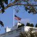 Amerika gyászol, a Fehér Házon félárbocra eresztették a zászlót 