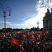 Százezrek tüntettek szombaton Róma belvárosában.