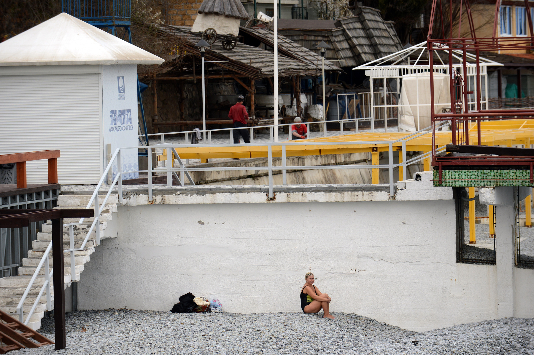 A CsehovSky nevű éttermet Robert Stevenson író ihlette meg. A kincses sziget című regényében szereplő Hispaniolát az oroszok egy filmdíszletként a kommunizmus idején építették, majd Jaltán helyezték el.
