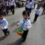 Palesztin keresztény kisfiúk a húsvéti meneten, a ciszjordániai Ramallahban.