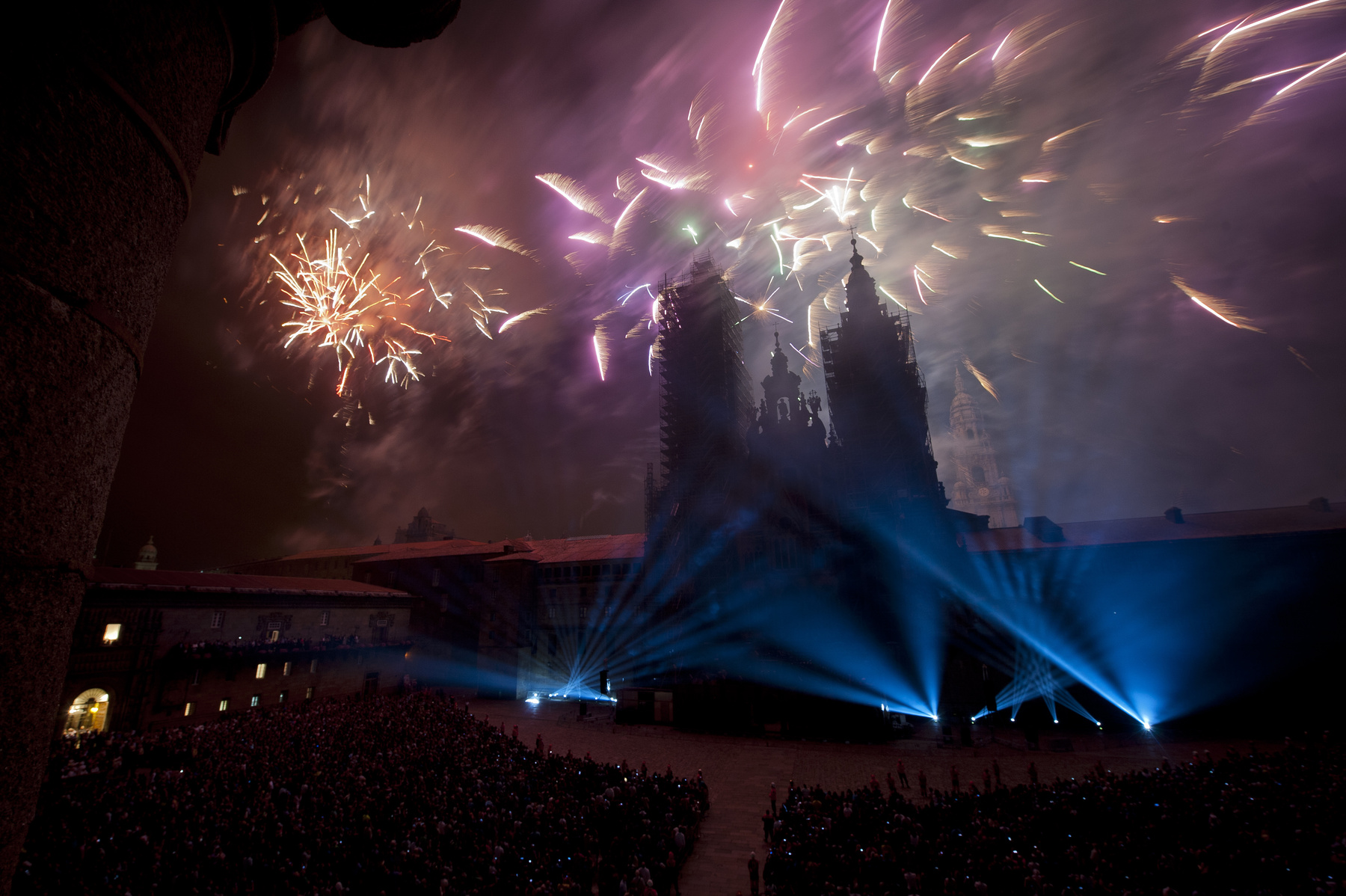 Tűzijáték az afganisztáni Islamabadban, az Elnöki Palota felett, az állam fennállásának 68. évfordulóján, augusztus 14-én.