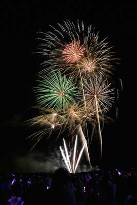 Tűzijáték az afganisztáni Islamabadban, az Elnöki Palota felett, az állam fennállásának 68. évfordulóján, augusztus 14-én.