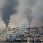 Fekete füst gomolyog az Észak-Szíriai Ayn al-Arab felett, ahol az Iszlám Állam katonáit bombázta az amerikaiak vezette koalíció.