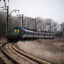 Hét hónap után először jár vonat a félmilliós Luganszk és az egymilliós Donyeck elővárosa, Jaszinovataja között. A forgalom még visszafogott: hétfőn, csütörtökön és szombaton az egyik, kedden, pénteken és vasárnap a másik irányba jár az egyetlen szerelvény.