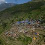 Dhading, egy lerombolt hegyi falu Nepálban.
