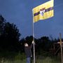 Vít Jedlička megjavítja az ország zászlaját