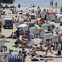 Német hűsölők a berlini Wansee strandon