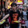 A tüntetések egyik főarca az akkor 17 éves Joshua Wong lett, aki már korábban is élesen bírálta a kormányt. Tevékenységéért a Time 