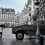 A hétvégén brüsszelben a legmagasabb fokú riasztás lépett életbe a terrorfenyegetések miatt. Az utcákon megjelent a hadsereg és a rendőrség.