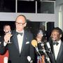 A későbbi francia elnökökkel is sikerült jó viszonyt kialakítania. Ezen a képen Valéry Giscard d' Estaing-nel mond ünnepi köszöntőt Banguiban 1975-ben.