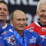 Amit nem oldottak meg Ovecskinék a prágai döntőben, azt elvégezte a 63 éves Putyin a születésnapján. A bulimeccsen – ahol az orosz olaj exportjából milliárdossá lett ismerőse, Gennagyij Tyimcsenko is megjelent – az elnök lőtt egy halom gólt. 