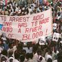Aidid-párti tüntetés 1993-ban az Egyesült Államok katonai jelenléte ellen.
