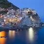 Az olasz Cinque Terre (azaz „öt föld”) a Ligur-tenger partjának egyik nehezen megközelíthető része La Spezia városától északnyugatra, Porto Venere és Levanto között.