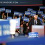 Sanders kampánycsapata jelezte, hogy a volt first lady nagy győzelmétől függetlenül már nagy erőkkel készülnek a további államokra, amik a következő néhány hétben tényleg a vermonti szenátornak kedvezőbb terepet jelenthetnek. 