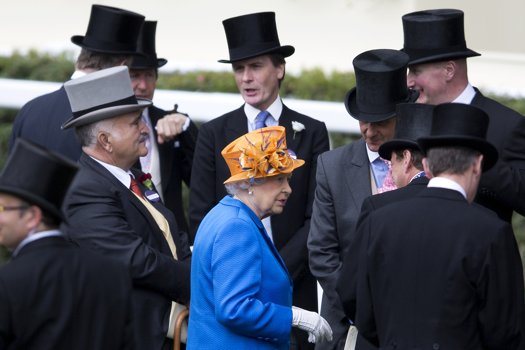 Ennél britebb kép nincs. Ha egy doboz Earl Grey és egy yorkshire puding is lenne rajta, a kép már meg is szólalna, méghozzá cockney akcentussal.