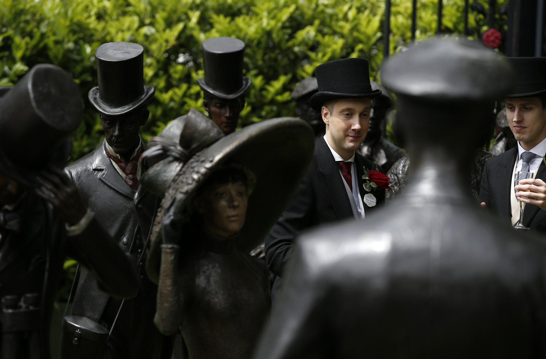 Ennél britebb kép nincs. Ha egy doboz Earl Grey és egy yorkshire puding is lenne rajta, a kép már meg is szólalna, méghozzá cockney akcentussal.