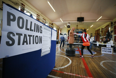 Szavazókonténer a dél-angliai Hoveben