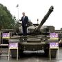Tankokkal kampányol a UKIP 2014-ben