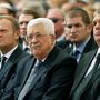 Mahmúd Abbász palesztin elnök, Donald Tusk és Orbán Viktor között