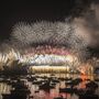 Sydney: a szokásoson pazar tűzijátékkal ünnepelték az új évet az ausztrálok.
