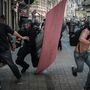 Rióban a katonai rendőrség különleges egységeit vezényelték az utcára a február elején indult tüntetéshullám megfékezésére.