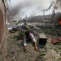 Legkevesebb nyolcvanan meghaltak, 350-en megsebesültek szerdán az afgán fővárosban, Kabulban egy pokolgépes merényletet követően - közölték afgán tisztviselők, jelentette a BBC.