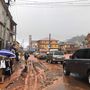 Sierra Leonéban nem szokatlanok a heves esőzések miatti áradások és földcsuszamlások, amik gyakran szednek áldozatokat a rossz minőségű lakóházak miatt.