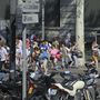A Ramblán sétáló tömeg a párhuzamos utcákban menekült a merénylet után.