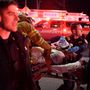 Öt ember halt meg egy helikopter-balesetben magyar idő szerint hétfőre virradóra a New York-i East River tengerszorosban. A pilótát egy vontatóhajó mentette ki az alig 4 fokos vízből.