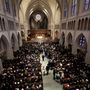 A temetést a houstoni St Martin püspöki templomban tartották  