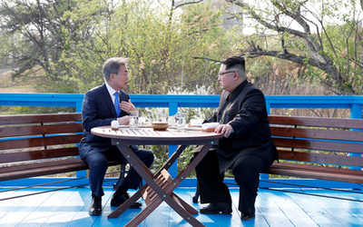 Kim Dzsongun búcsúzkodik, ősszel egy újabb csúcstalálkozó jön, akkor Mun Phenjanba látogat majd.