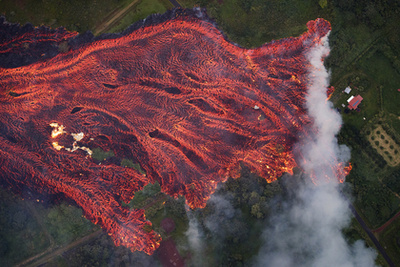 A Kilauea újrarajzolja a sziget egy részét.