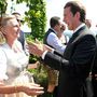 Sebastian Kurz kancellár gratulál a menyasszonynak.