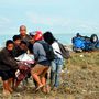 Mit sem tudni például annak a több száz embernek a sorsáról, akik egy évente megrendezésre kerülő tengerparti fesztiválra készültek Paluban - mondta el a Katasztrófavédelem szóvivője