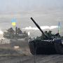 Ukrán tankok gyakorlatoznak Zsitomirban, Ukrajnában 2018. november 21-én