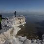 Jég borítja a Michigan-tó partját a Wisconsin állambeli Milwaukee-ban 2019. január 30-án.