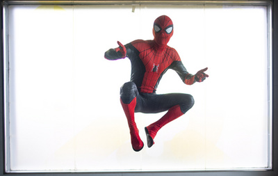 Hipp-hopp jön Pókember, a vászon előtt a nepáli Spider-Man