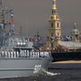 Az Alekszandr Obuhov aknakereső hajó.