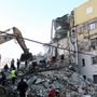 Romok a 6,4 erősségű földrengés után Durresben, Albánia nyugati részén