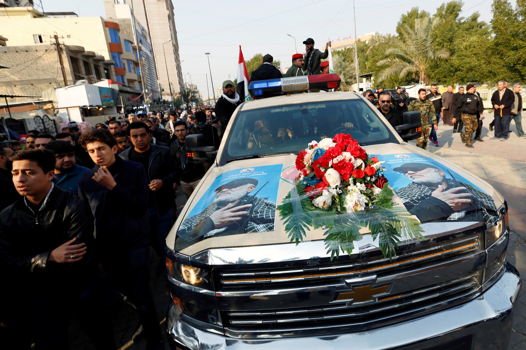 Tömeg Kászim Szulejmáni búcsúztatásán