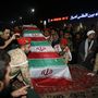 Katonák viszik Kászim Szulejmáni koporsóját  2020. január 5-én