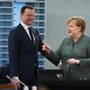 Jens Spahn német egészségügyi miniszter és Angela Merkel német kancellár kormányülés előtt 2020. április 8-án