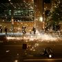 A rendőrség oszlatja a tömeget Washingtonban június első éjszakáján